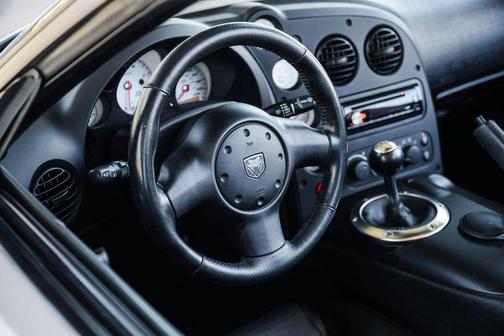 2004 Dodge Viper SRT10