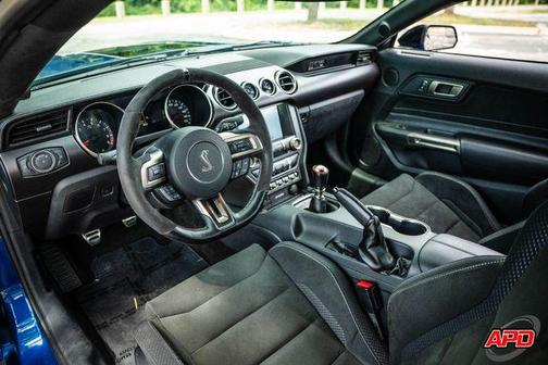2017 Ford Shelby GT350 Base