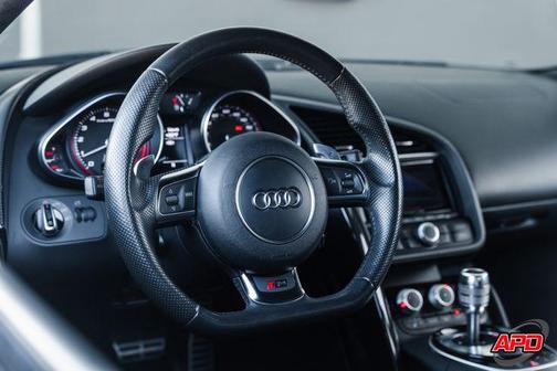 Ibis White 2015 Audi R8 5.2 plus