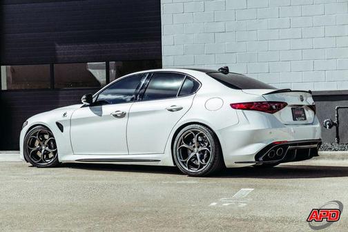 2017 Alfa Romeo Giulia Quadrifoglio