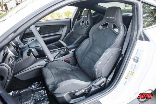 2016 Ford Shelby GT350 Base