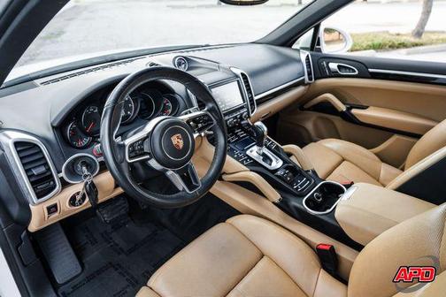 2016 Porsche Cayenne Cayenne