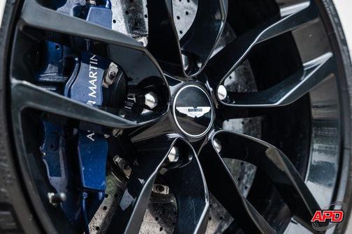 Stratus White 2016 Aston Martin Vanquish Carbon