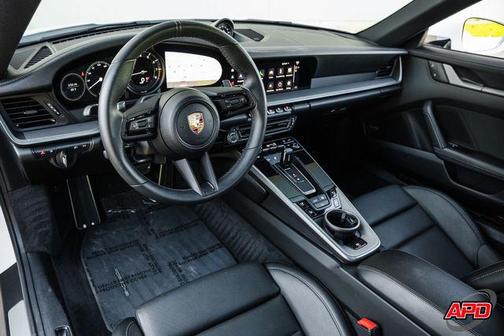 2022 Porsche 911 Carrera