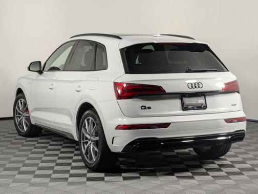 2024 Audi Q5 Premium Plus 55 TFSI e S line quattro S tronic
