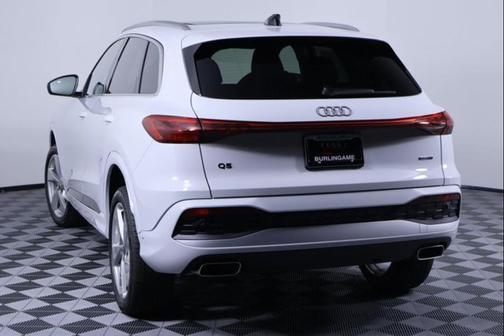 2025 Audi Q5 Premium Plus TFSI quattro S tronic