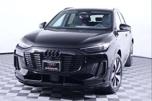 Mythos Black Metallic 2025 Audi SQ6 e-tron Premium Plus quattro