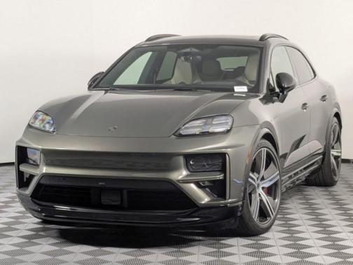 2024 Porsche Macan Turbo