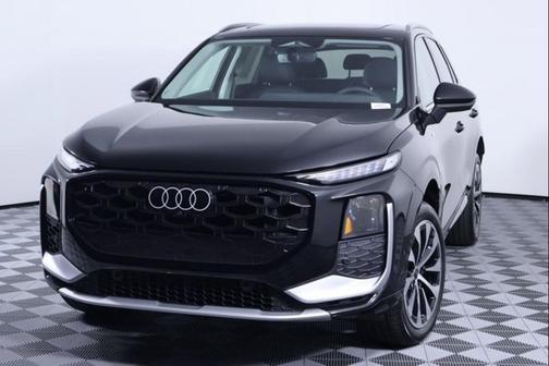 Mythos Black Metallic 2026 Audi Q3 TFSI quattro S tronic
