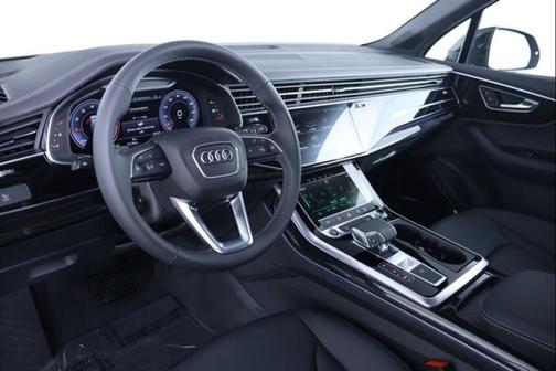 2026 Audi Q7 45 Premium