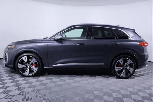 Tambora Gray Metallic 2026 Audi SQ5 3.0T Premium Plus