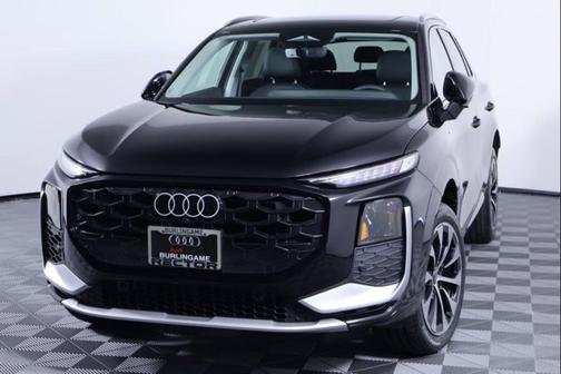 Mythos Black Metallic 2026 Audi Q3 TFSI quattro S tronic