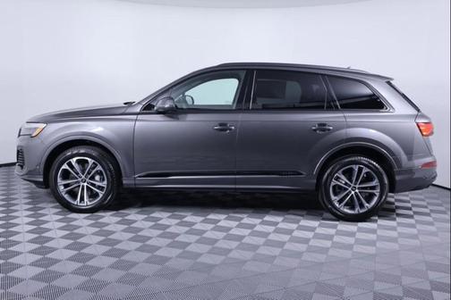 Samurai Gray Metallic 2026 Audi Q7 45 Premium