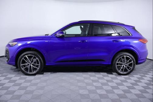 Ultra Blue Metallic 2026 Audi Q5 Premium Plus TFSI quattro S tronic