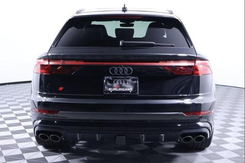 Mythos Black Metallic 2026 Audi SQ8 4.0T Prestige