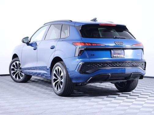Malpelo Blue Metallic 2026 Audi Q3 TFSI quattro S tronic