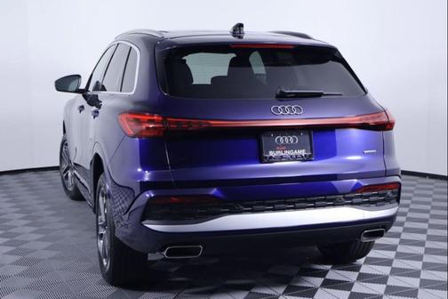 Navarra Blue Metallic 2026 Audi Q5 Premium Plus TFSI quattro S tronic