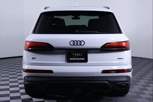 2026 Audi Q7 45 Premium
