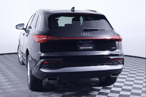 Mythos Black Metallic 2026 Audi Q5 Premium TFSI quattro S tronic