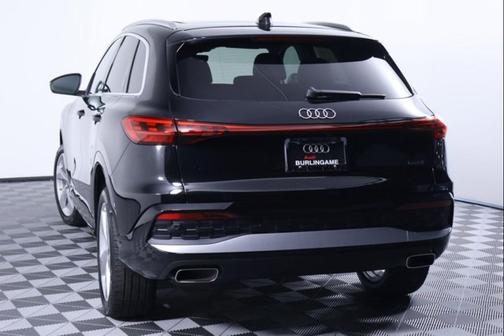 Mythos Black Metallic 2026 Audi Q5 Premium Plus TFSI quattro S tronic
