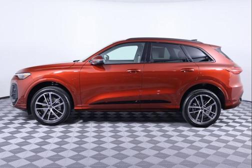 Grenadine Red Metallic 2026 Audi Q5 Premium Plus TFSI quattro S tronic