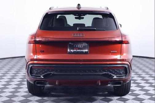 Grenadine Red Metallic 2026 Audi Q5 Premium Plus TFSI quattro S tronic