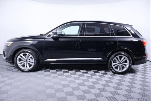 Mythos Black Metallic 2026 Audi Q7 55 Premium Plus