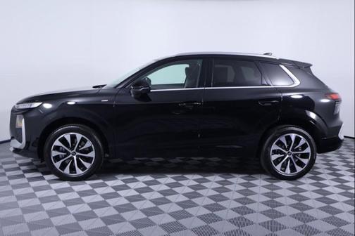 Mythos Black Metallic 2026 Audi Q3 TFSI quattro S tronic