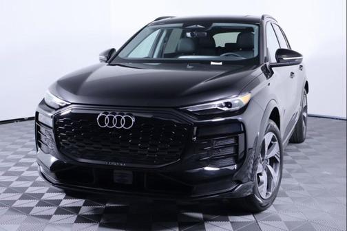Mythos Black Metallic 2025 Audi Q6 e-tron Premium quattro