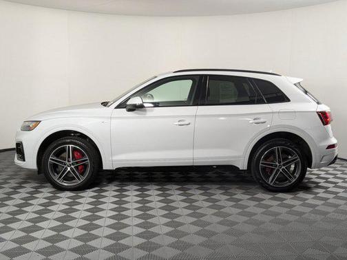 2024 Audi Q5 Premium Plus 55 TFSI e S line quattro S tronic
