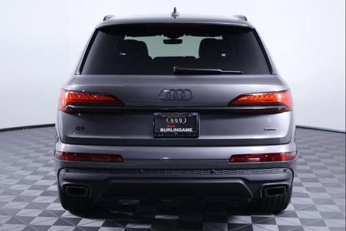 Samurai Gray Metallic 2026 Audi Q7 45 Premium