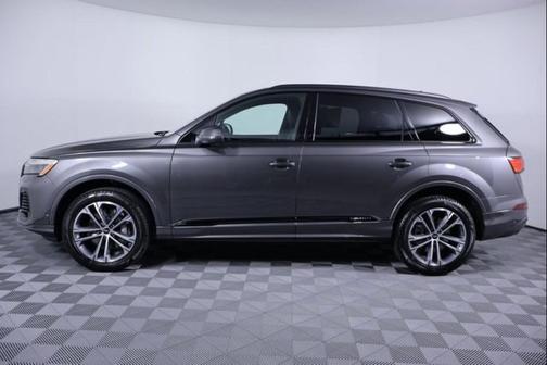 Samurai Gray Metallic 2026 Audi Q7 45 Premium