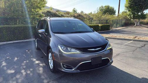Granite Crystal Metallic Clearcoat 2020 Chrysler Pacifica Limited