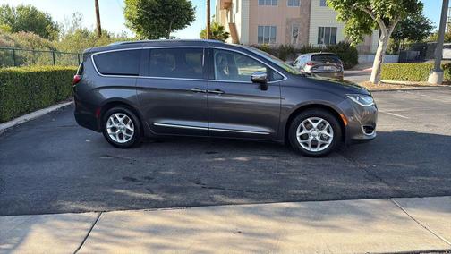 Granite Crystal Metallic Clearcoat 2020 Chrysler Pacifica Limited
