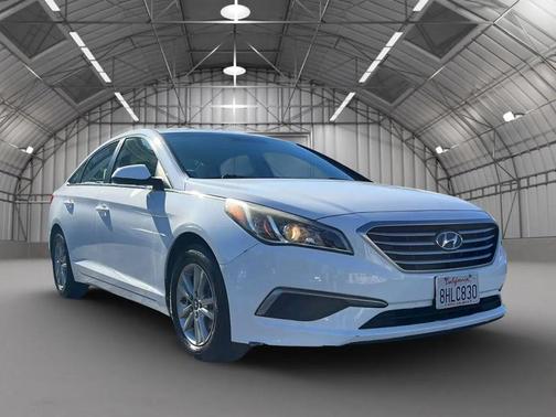 2017 Hyundai SONATA SE
