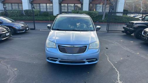 2013 Chrysler Town & Country Touring-L