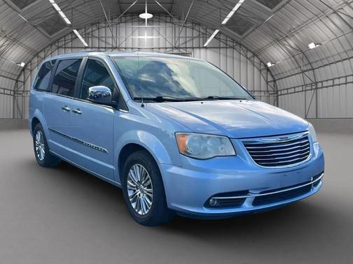 2013 Chrysler Town & Country Touring-L