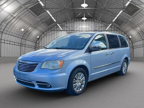 2013 Chrysler Town & Country Touring-L