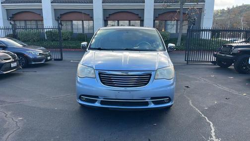 2013 Chrysler Town & Country Touring-L
