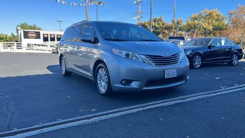 2016 Toyota Sienna XLE