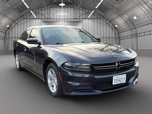 2016 Dodge Charger SE