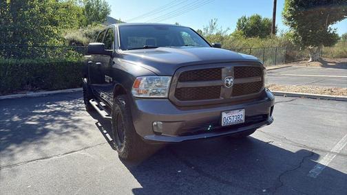 Brilliant Black Crystal Pearlcoat 2016 RAM 1500 Tradesman/Express