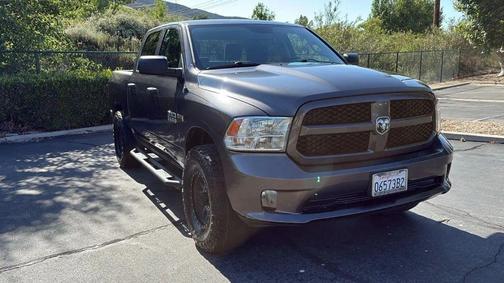 Brilliant Black Crystal Pearlcoat 2016 RAM 1500 Tradesman/Express