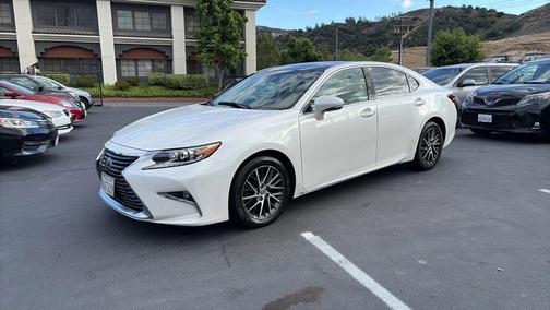 Eminent White Pearl 2016 Lexus ES 350 Base