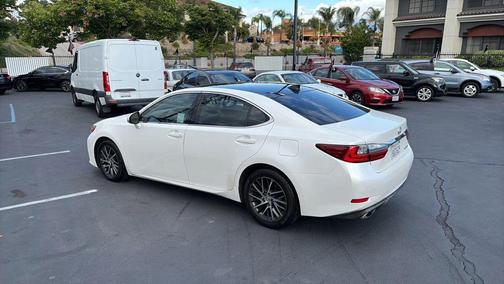 Eminent White Pearl 2016 Lexus ES 350 Base