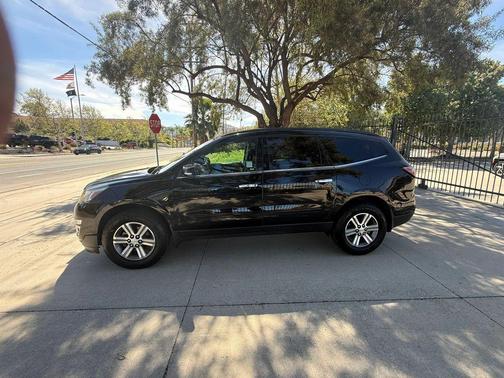 2017 Chevrolet Traverse 2LT