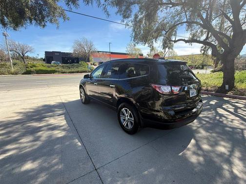 2017 Chevrolet Traverse 2LT