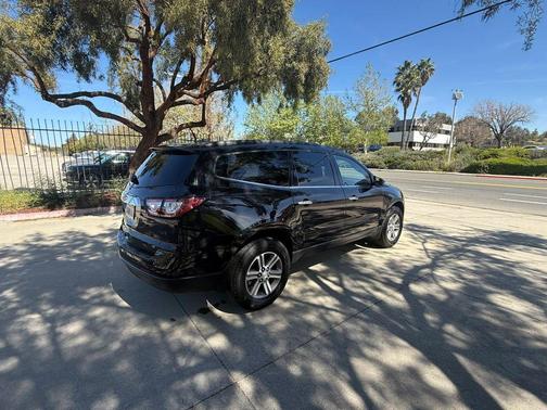 2017 Chevrolet Traverse 2LT