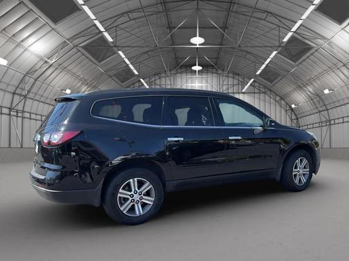 Mosaic Black Metallic 2017 Chevrolet Traverse 2LT