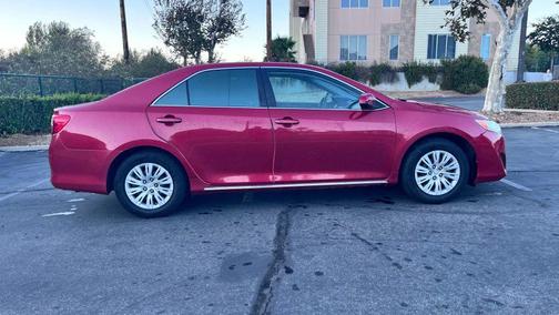 2014 Toyota Camry Hybrid LE